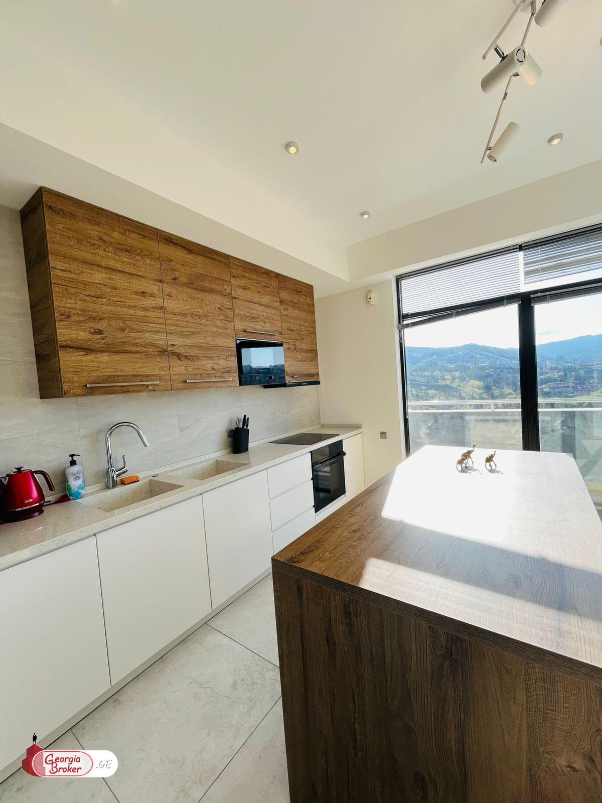 nearly repaired 6-room apartment for sale